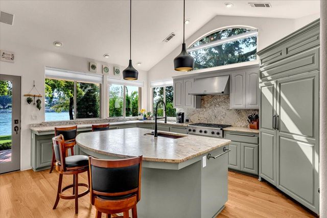 6681 Riverside Drive, Redding, CA 96001