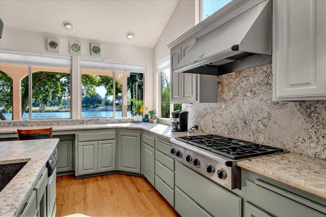 6681 Riverside Drive, Redding, CA 96001