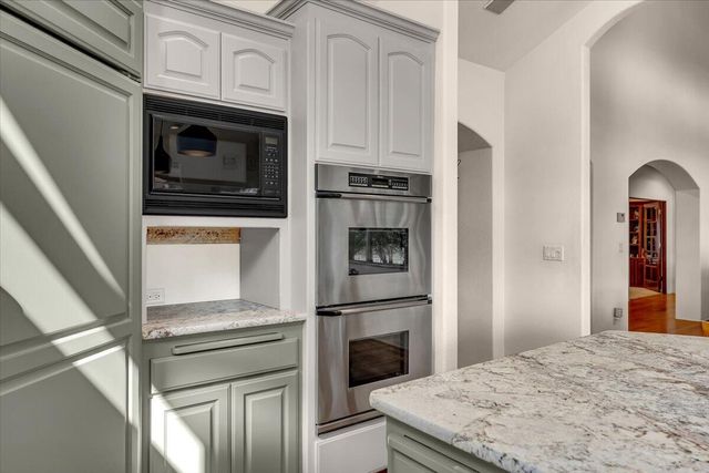 6681 Riverside Drive, Redding, CA 96001