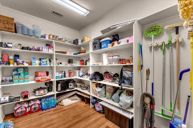 6681 Riverside Drive, Redding, CA 96001