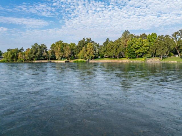 6681 Riverside Drive, Redding, CA 96001