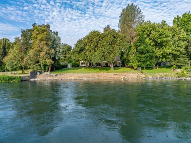 6681 Riverside Drive, Redding, CA 96001