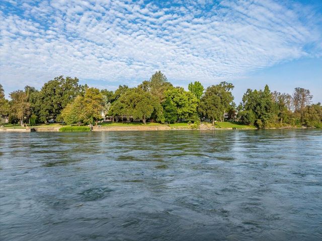6681 Riverside Drive, Redding, CA 96001