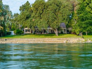 6681 Riverside Drive, Redding, CA 96001