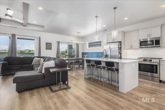 3705 S Julianite, Nampa, ID 83686