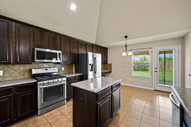 2912 Glenoaks Drive, Royse City, TX 75189