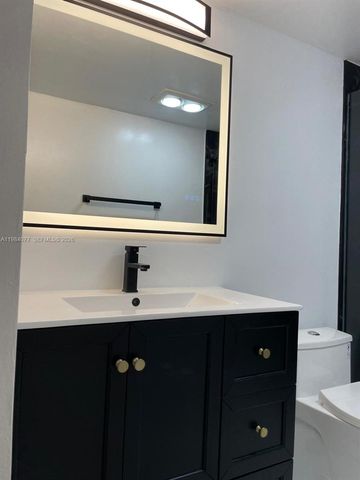 17000 NW 67th Ave 437, Hialeah, FL 33015