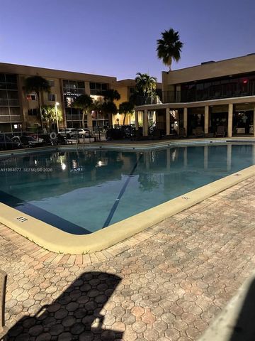 17000 NW 67th Ave 437, Hialeah, FL 33015