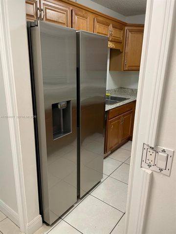 17000 NW 67th Ave 437, Hialeah, FL 33015