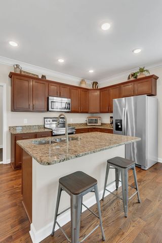 2815 Trentview Ln, Columbia, TN 38401