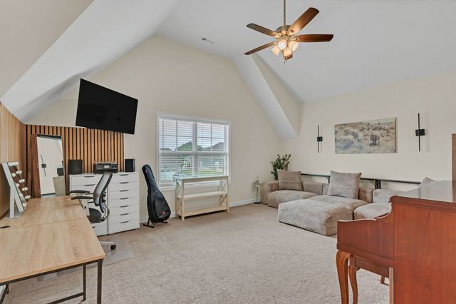 2815 Trentview Ln, Columbia, TN 38401