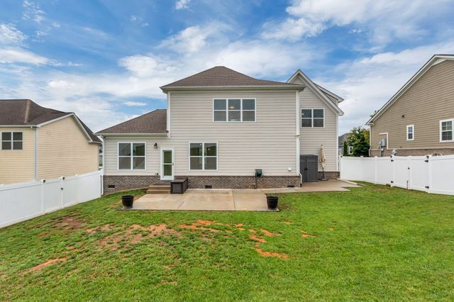 2815 Trentview Ln, Columbia, TN 38401
