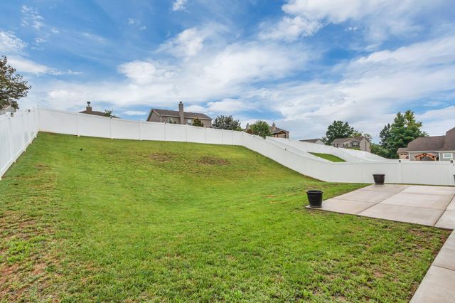 2815 Trentview Ln, Columbia, TN 38401