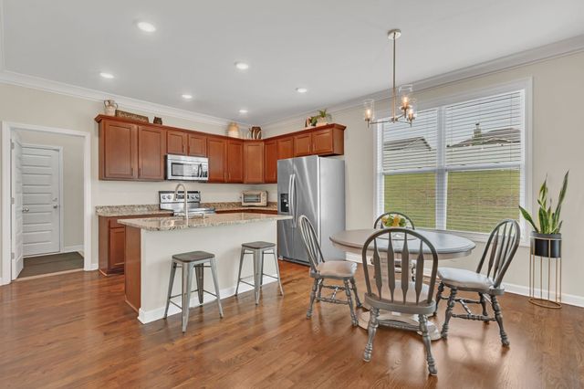 2815 Trentview Ln, Columbia, TN 38401