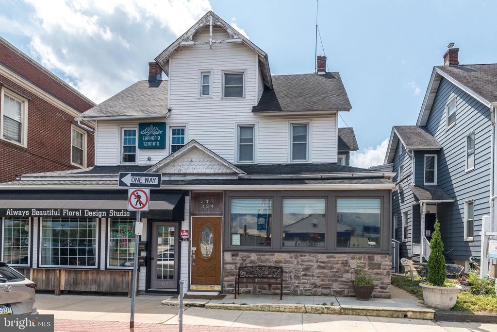 334 W BROAD STREET ST, QUAKERTOWN, PA 18951 — exterior