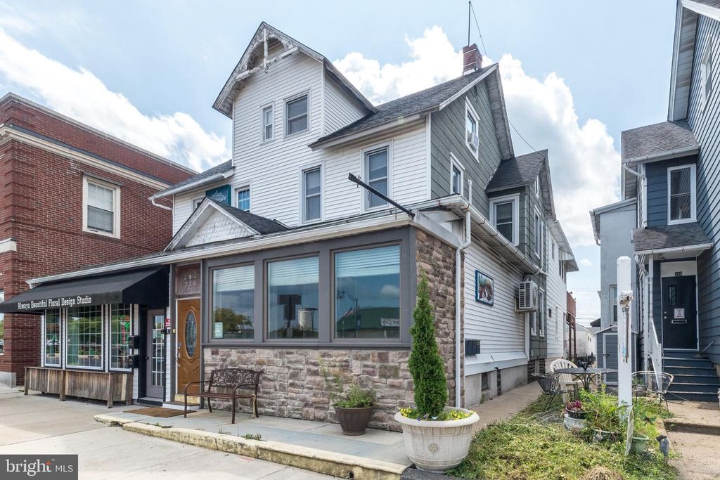 334 W BROAD STREET ST, QUAKERTOWN, PA 18951 — photo 3