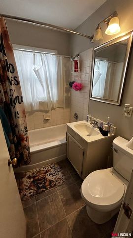 335 S 46th Street, Lincoln, NE 68510