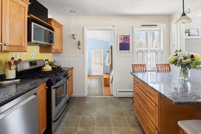 4 Linden Lane, Essex, VT 05452