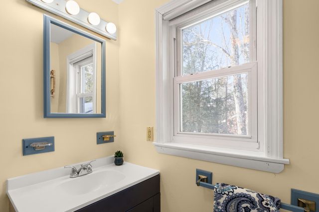 4 Linden Lane, Essex, VT 05452