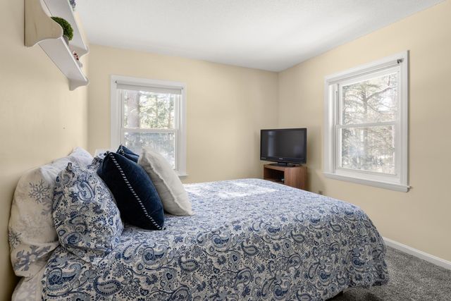 4 Linden Lane, Essex, VT 05452