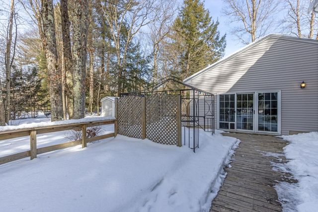 4 Linden Lane, Essex, VT 05452