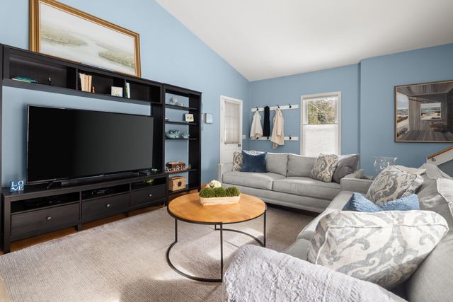 4 Linden Lane, Essex, VT 05452