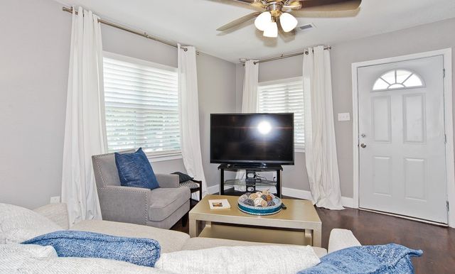 1810 Shaw Street, Dallas, TX 75212