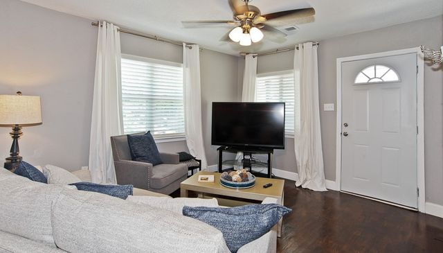 1810 Shaw Street, Dallas, TX 75212