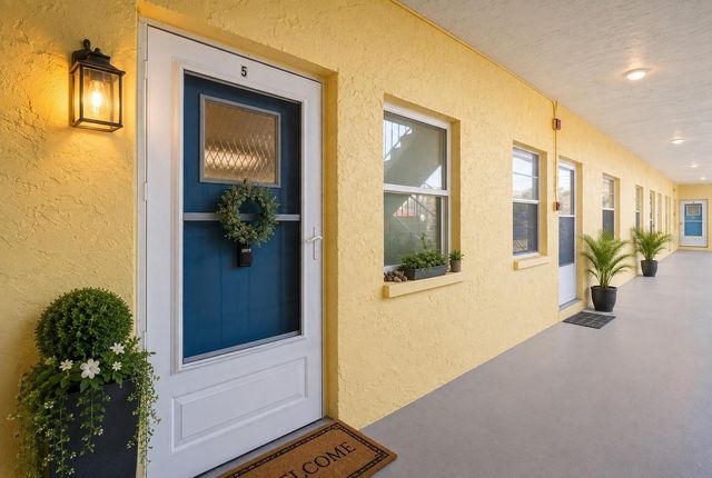9895 1ST STREET E 5, Treasure Island, FL 33706