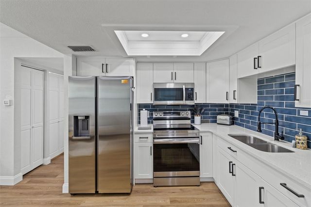 9895 1ST STREET E 5, Treasure Island, FL 33706