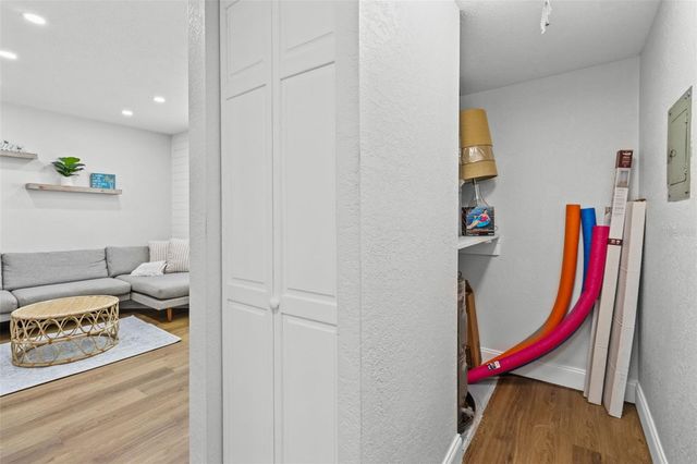 9895 1ST STREET E 5, Treasure Island, FL 33706