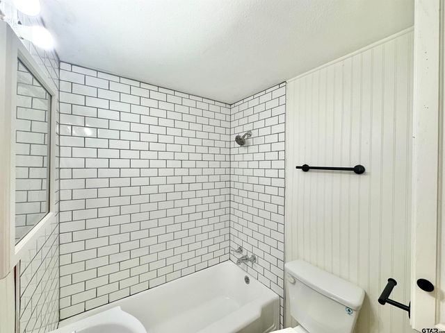 219 Half St, Lindale, TX 75771