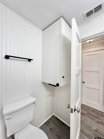 219 Half St, Lindale, TX 75771