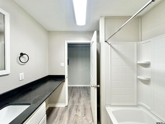 219 Half St, Lindale, TX 75771