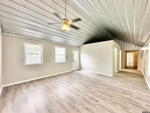 219 Half St, Lindale, TX 75771