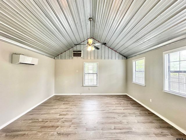 219 Half St, Lindale, TX 75771