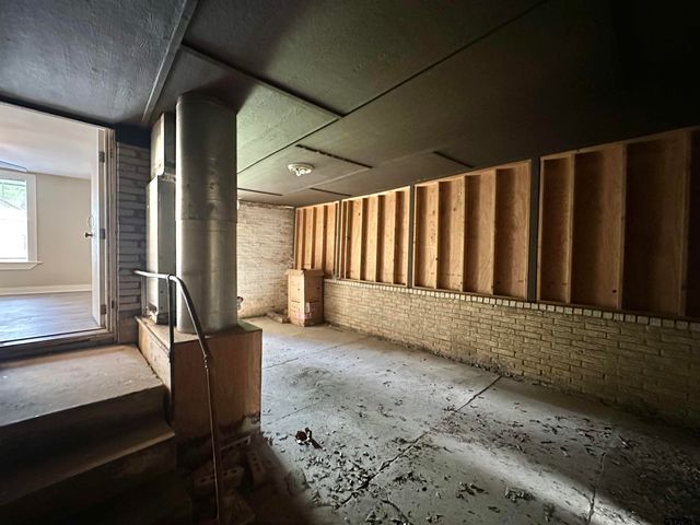 219 Half St, Lindale, TX 75771