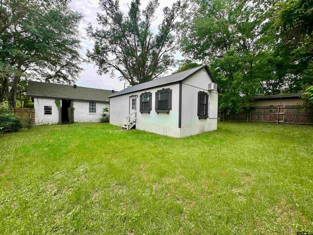 219 Half St, Lindale, TX 75771
