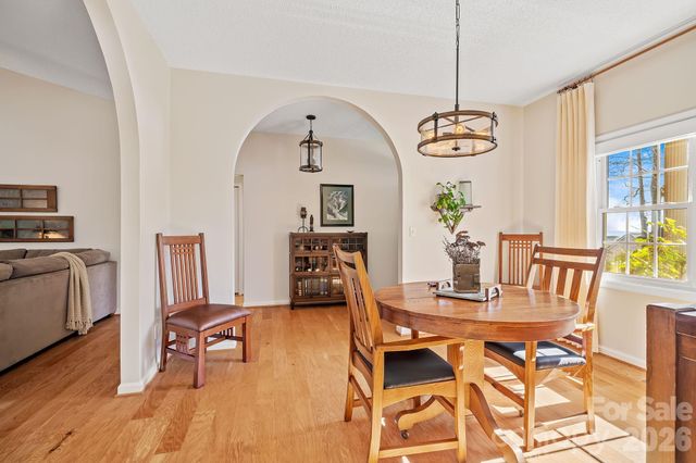 306 Croydon Drive, Hendersonville, NC 28791