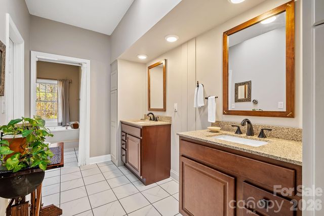 306 Croydon Drive, Hendersonville, NC 28791