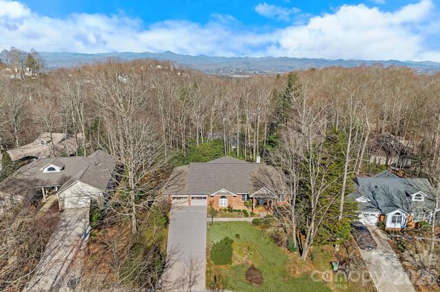 306 Croydon Drive, Hendersonville, NC 28791