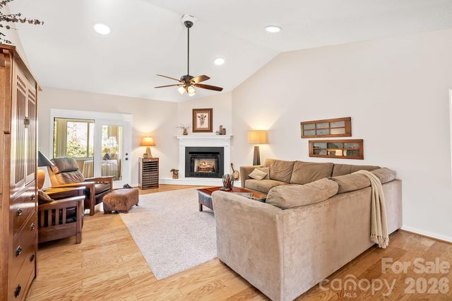 306 Croydon Drive, Hendersonville, NC 28791