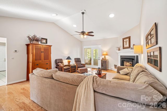 306 Croydon Drive, Hendersonville, NC 28791