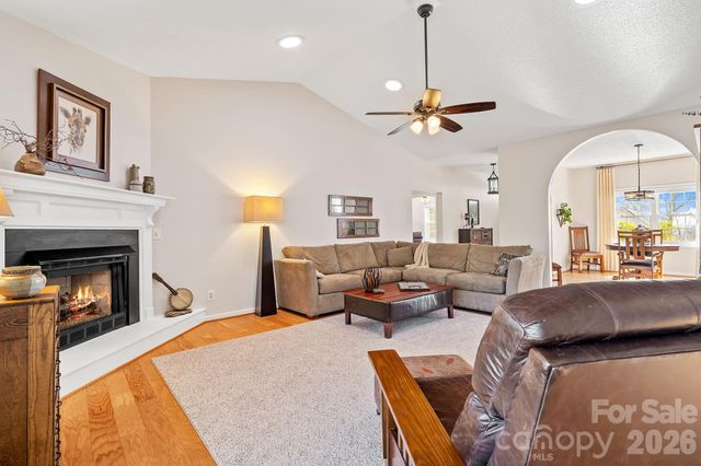 306 Croydon Drive, Hendersonville, NC 28791