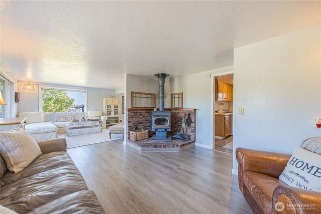 31 Brueckner Road, Sequim, WA 98382