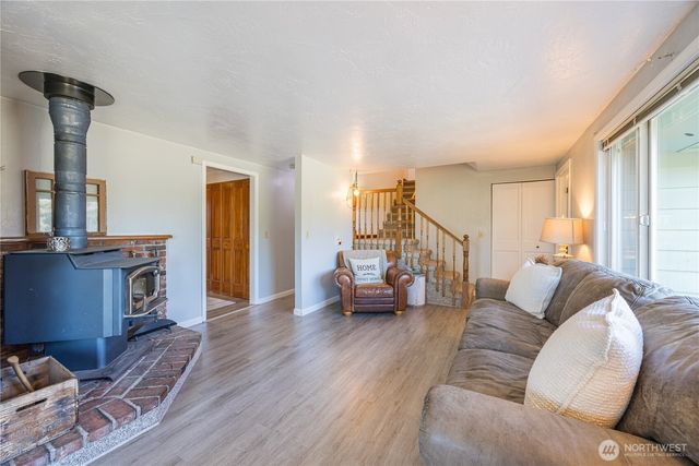 31 Brueckner Road, Sequim, WA 98382