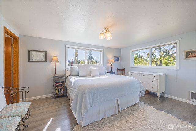 31 Brueckner Road, Sequim, WA 98382