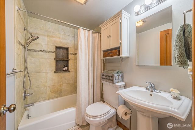 31 Brueckner Road, Sequim, WA 98382