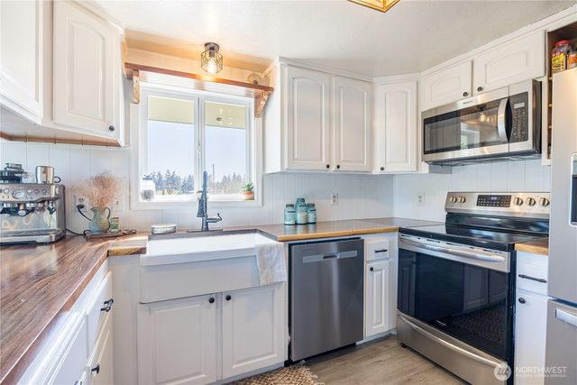 31 Brueckner Road, Sequim, WA 98382