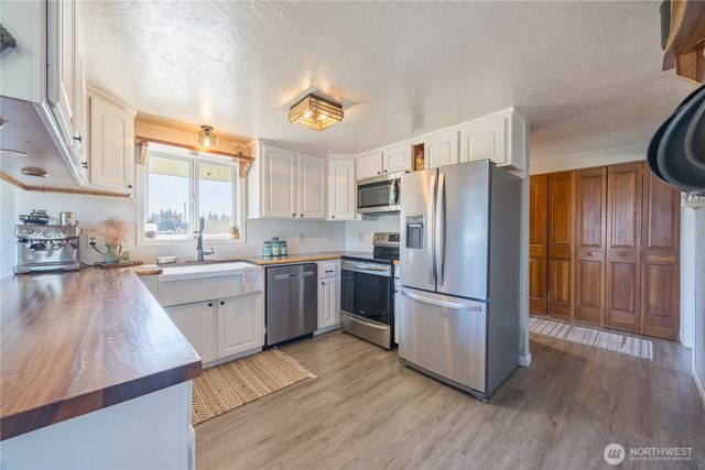 31 Brueckner Road, Sequim, WA 98382